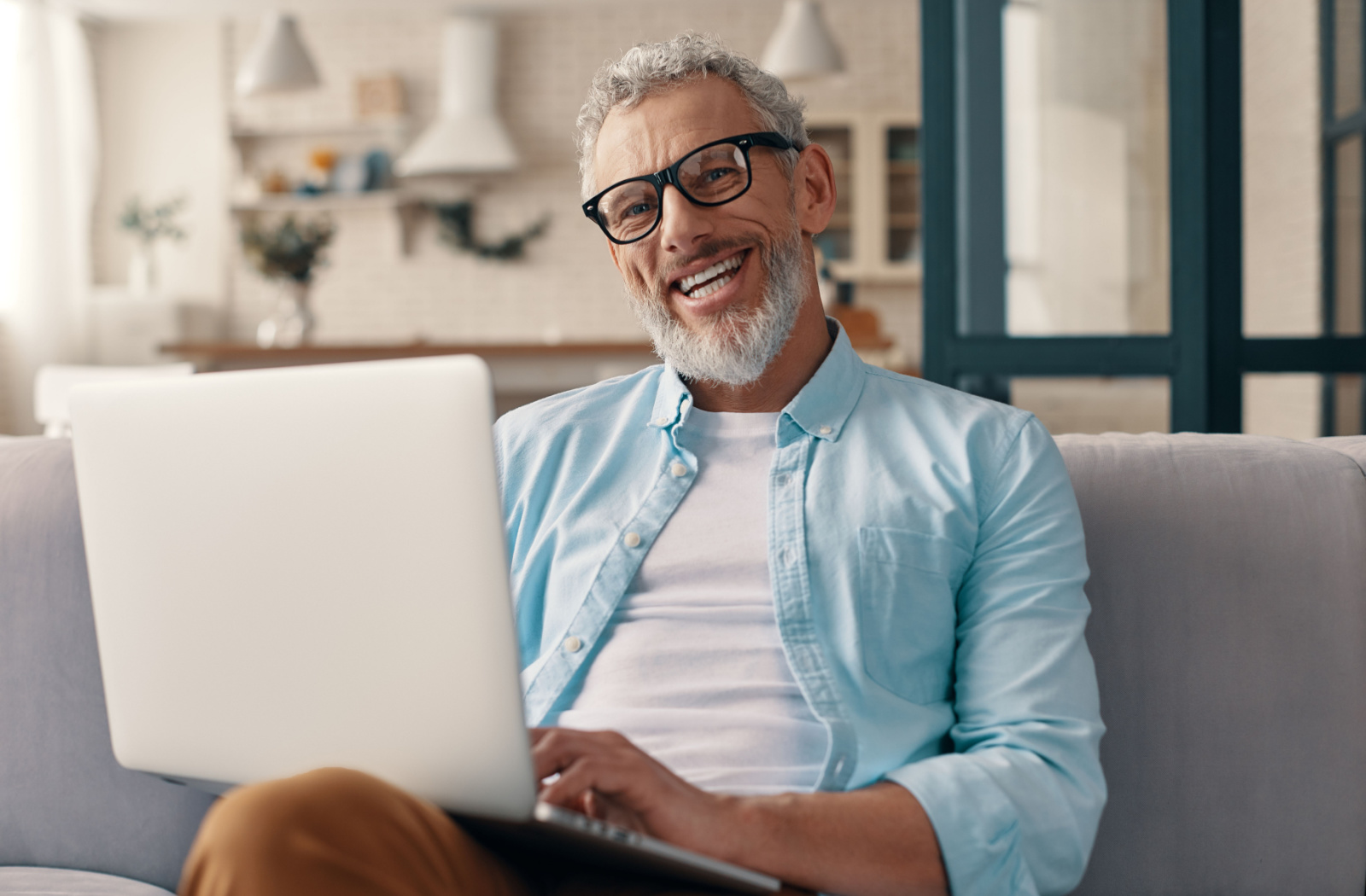 Can Computer Screens Cause Cataracts? Eye Care Plus